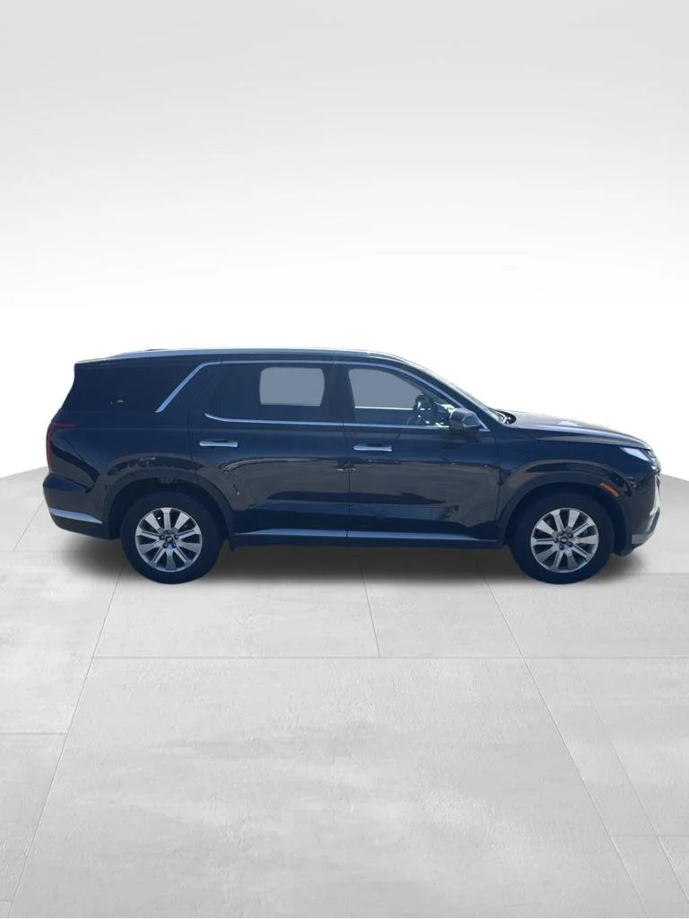 Used 2025 Moonlight Cloud Hyundai SEL image 1