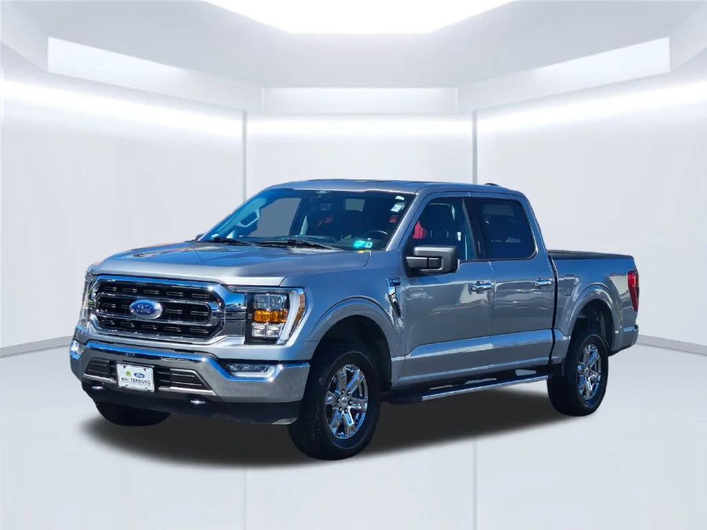 Used 2021 Iconic Silver Metallic Ford XLT image 2