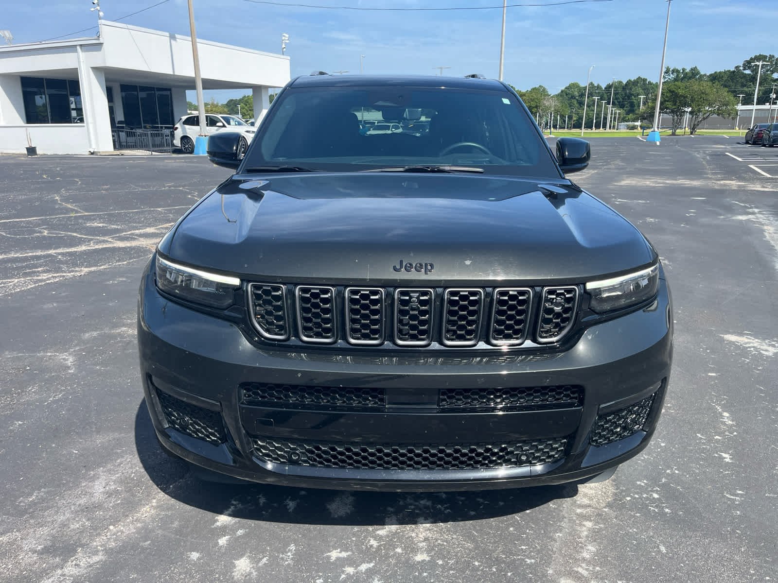 Used 2023 Rocky Mountain Pearlcoat Jeep Summit Reserve image 2