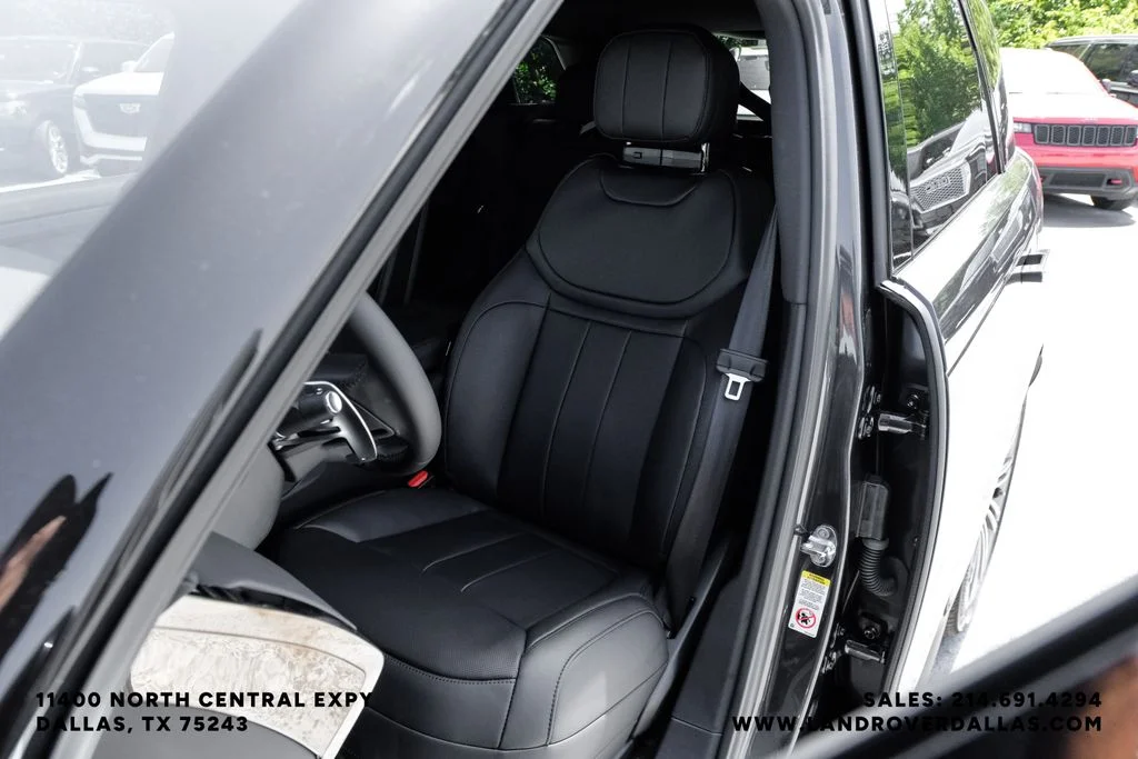 New 2026 Carpathian Gray Land Rover SE image 27