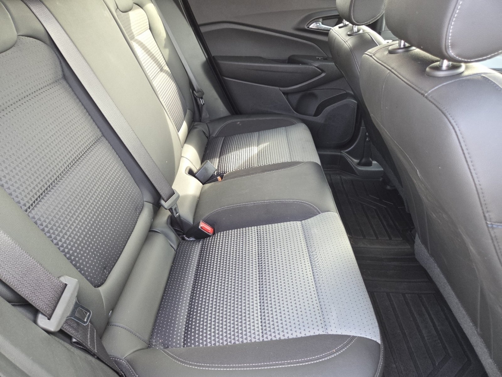 Used 2025 Marina Blue Metallic Chevrolet LT image 22