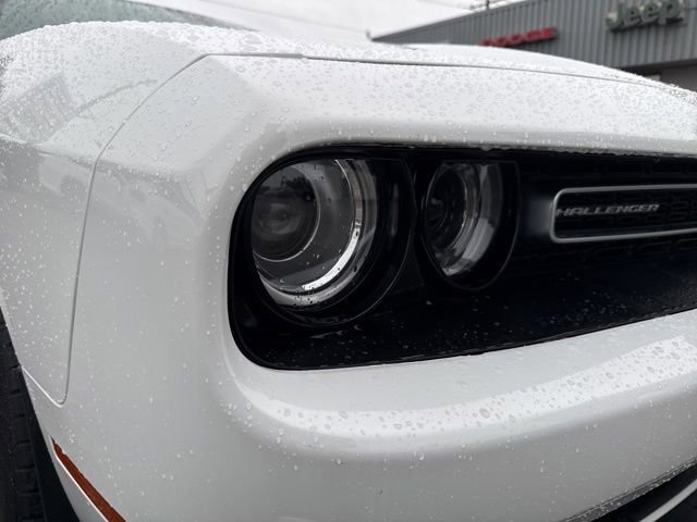 Used 2016 Bright White Clearcoat Dodge R/T Scat Pack image 9