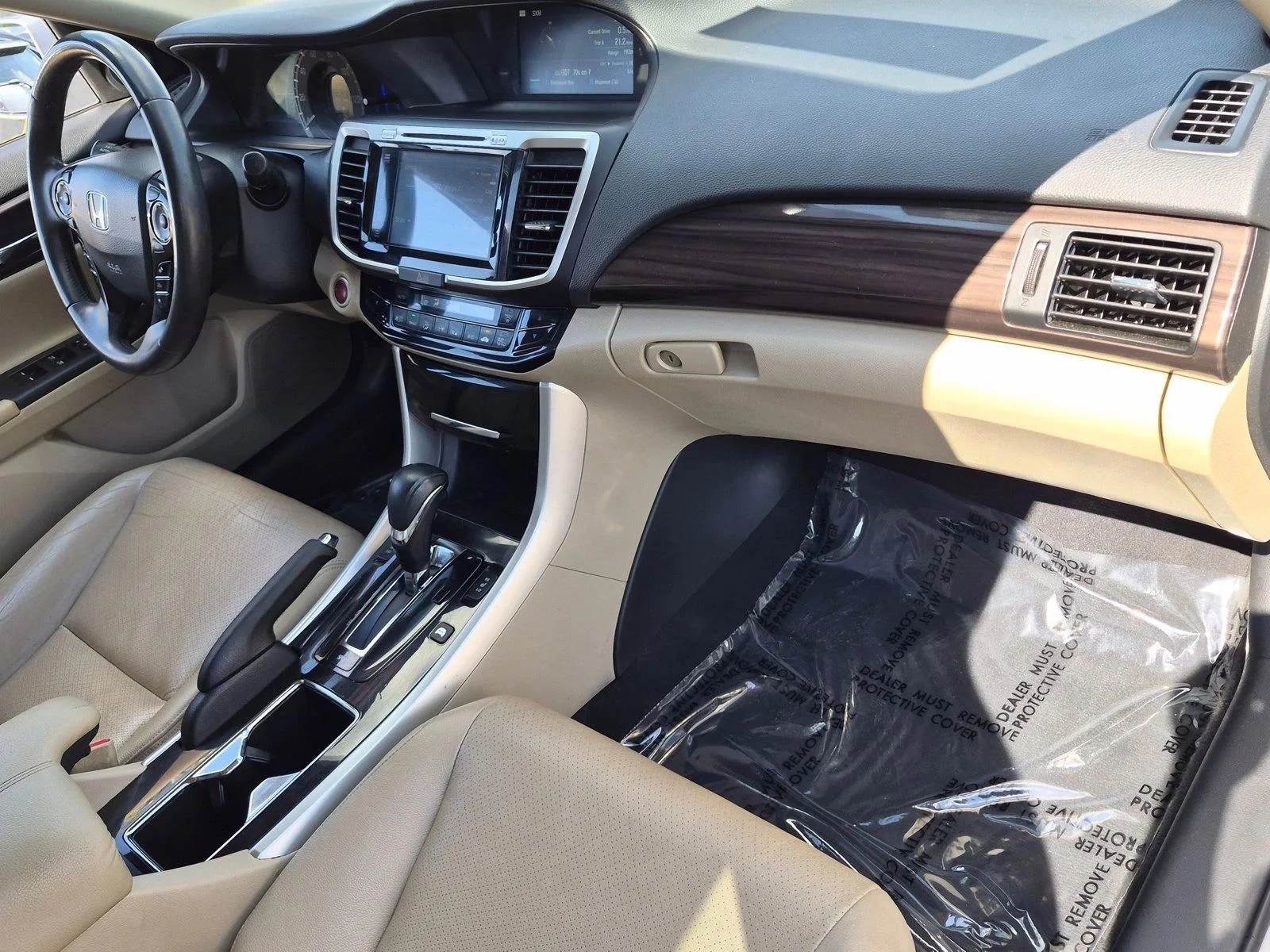Used 2017 Silver/Gray Honda EX-L image 19