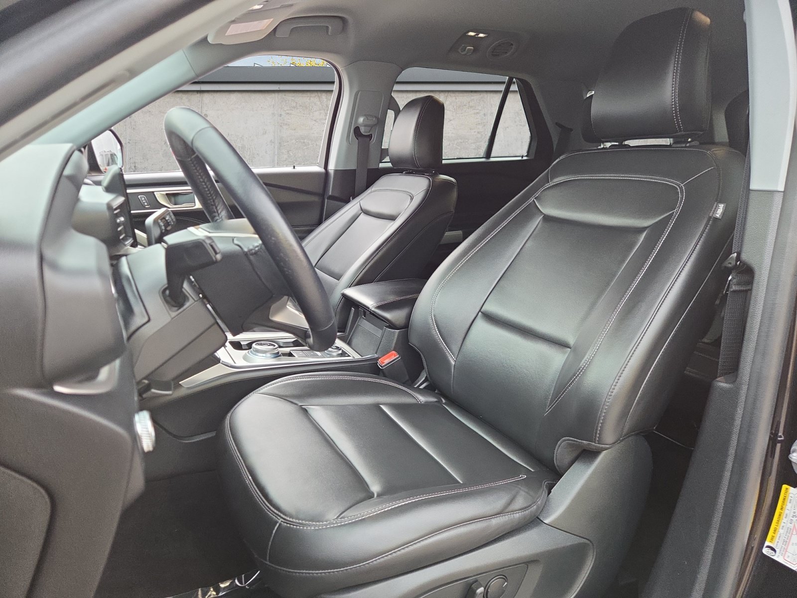 Used 2022 Black Metallic Ford XLT image 9