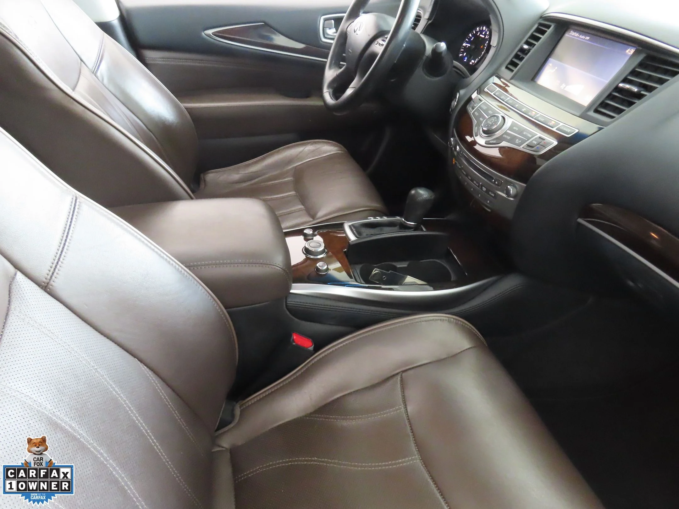 Used 2014 Black INFINITI Base image 25