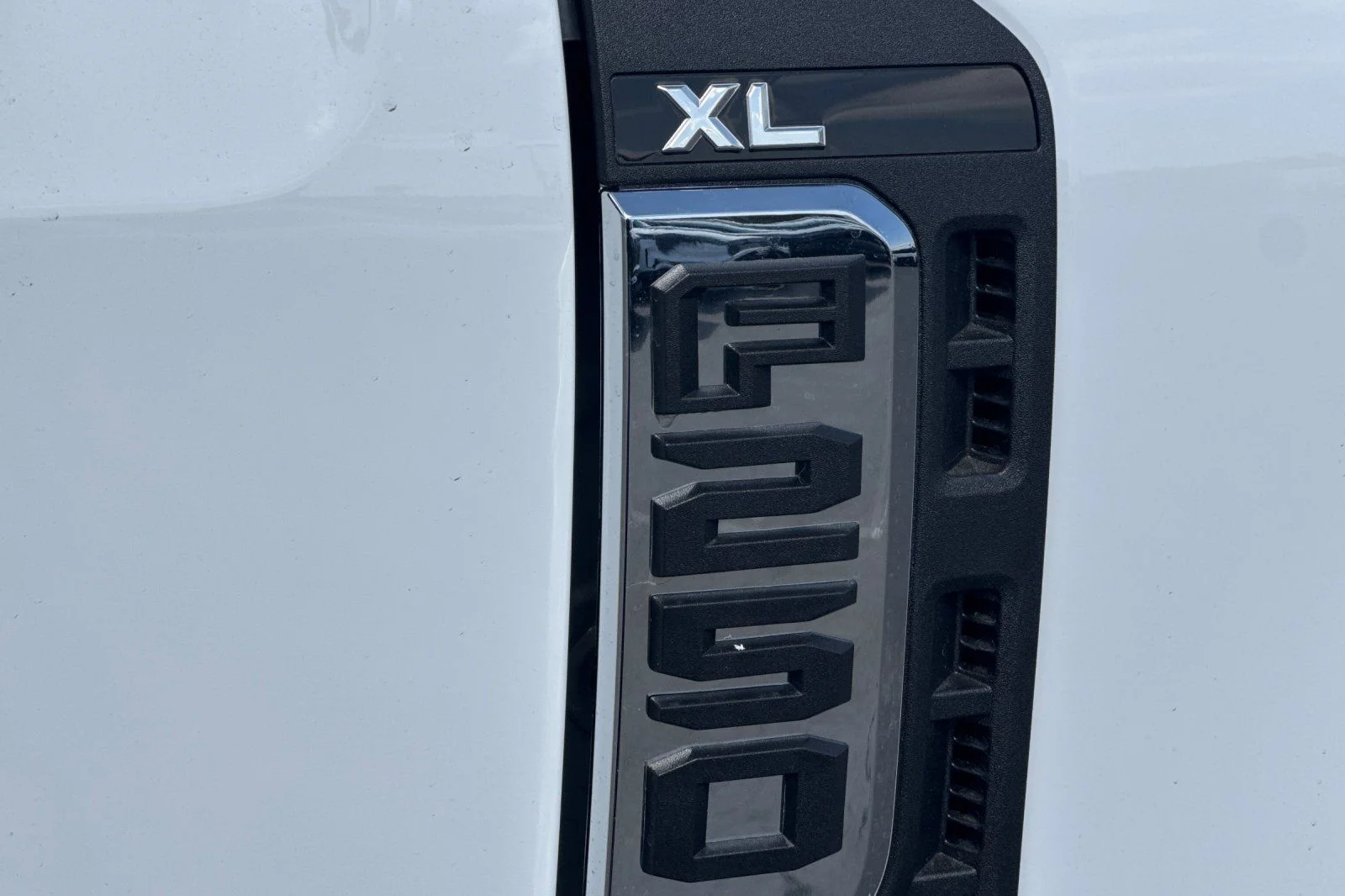 New 2026 Oxford White Ford F-250® XL image 23