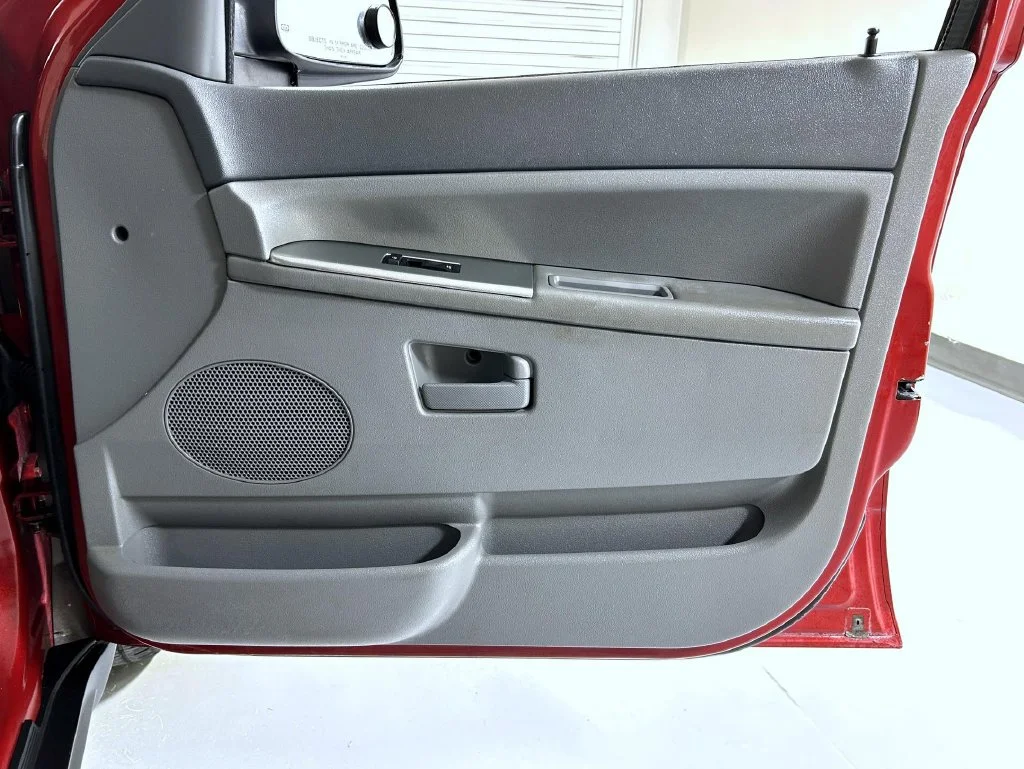 Certified Used 2006 Red Jeep Laredo image 16