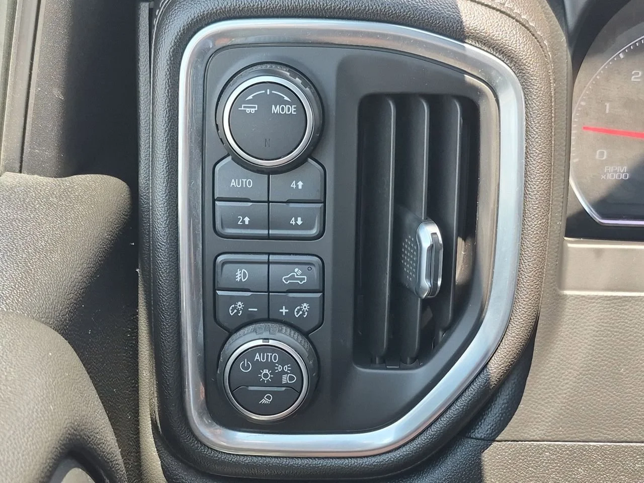 Used 2020 SUMMIT WHITE Chevrolet LTZ image 17