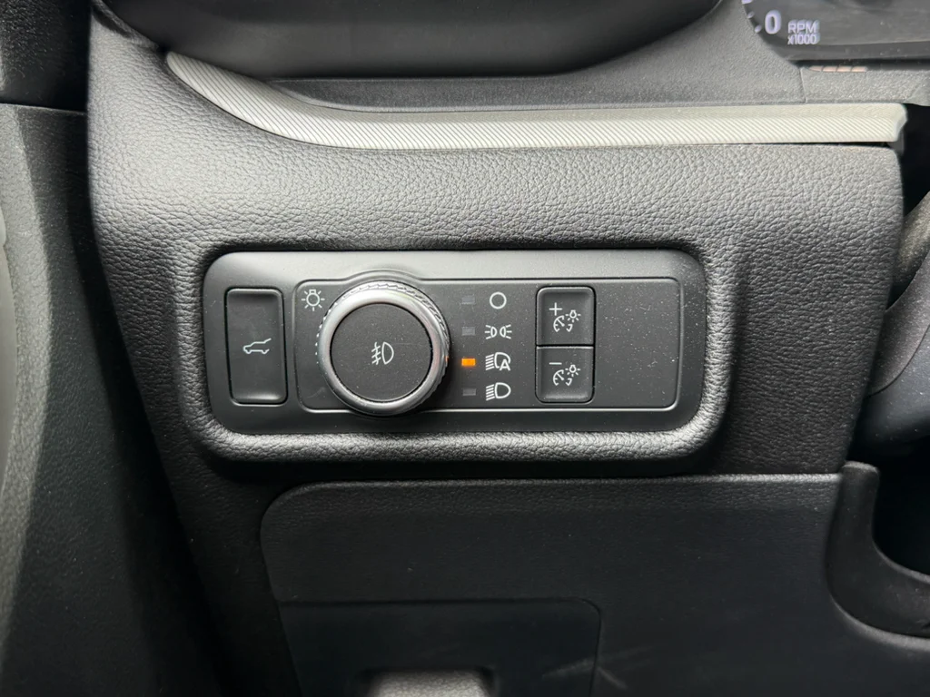 Used 2022 Star White Metallic Tri-Coat Ford XLT image 27