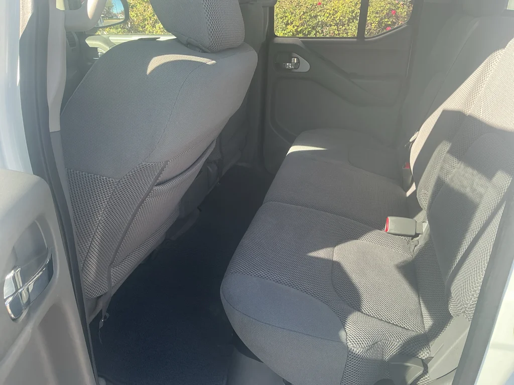 Used 2016 Glacier White Nissan SV image 18