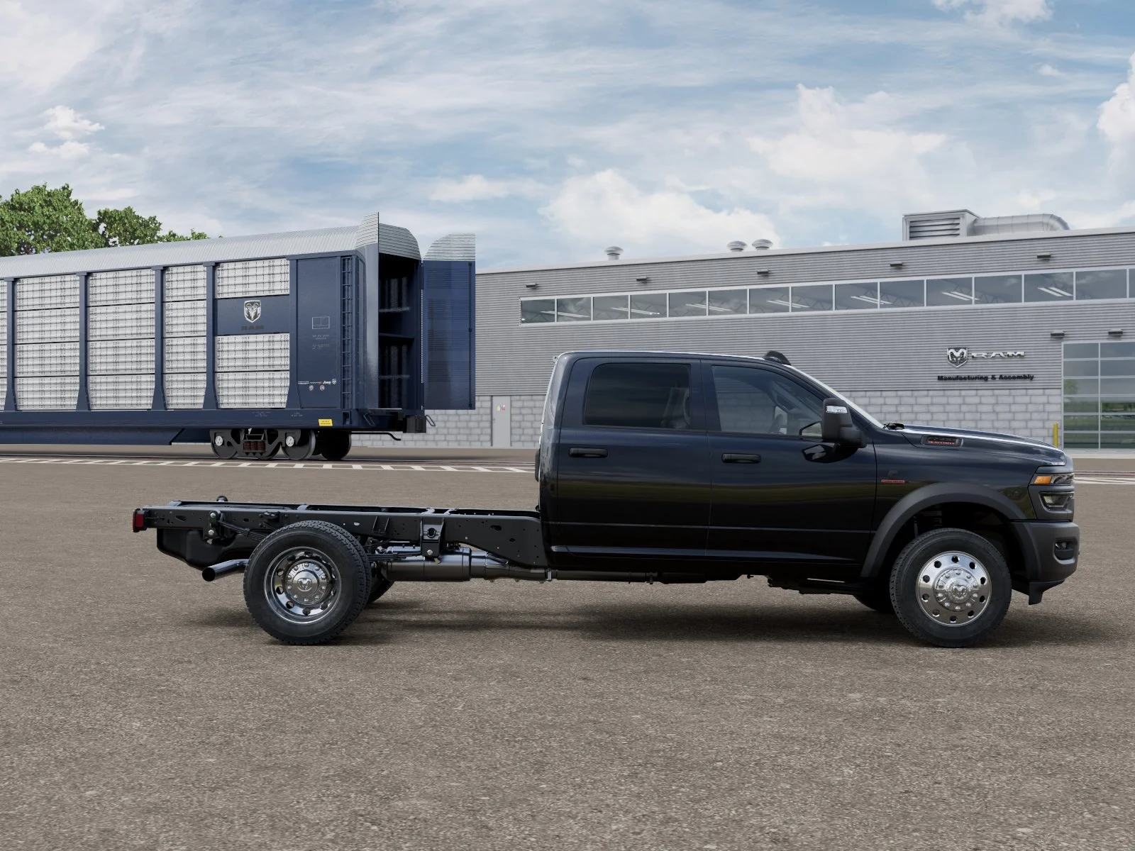 New 2027 Diamond Black Crystal Pearl-Coat Paint RAM TRADESMAN image 12