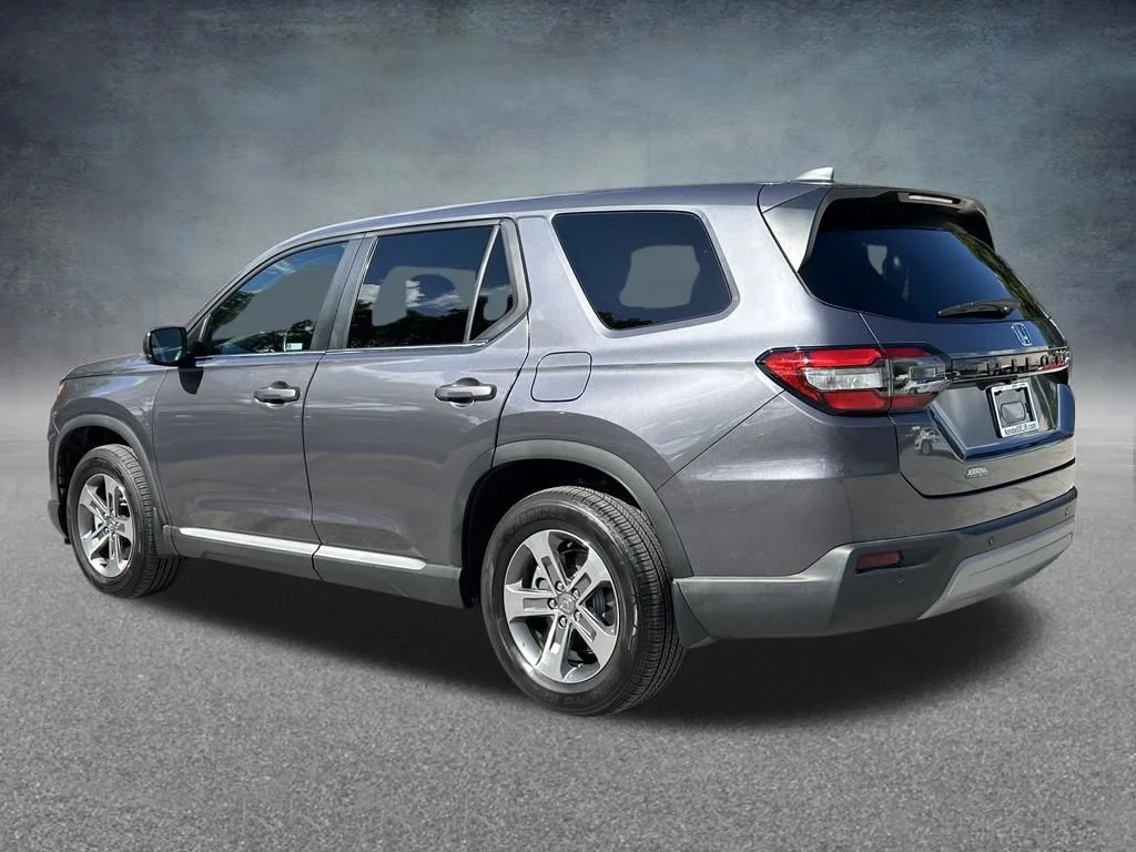 Used 2024  Honda EX-L image 7