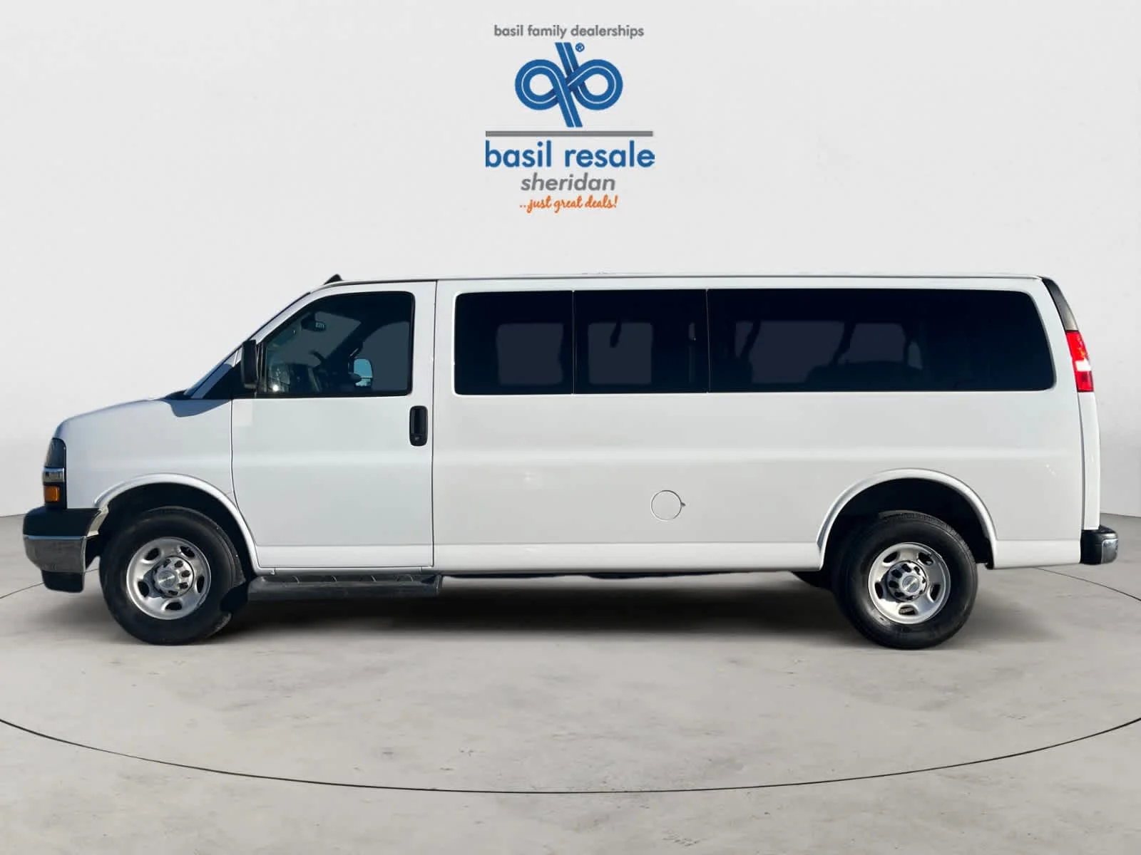 Used 2023 Summit White Chevrolet LT image 3