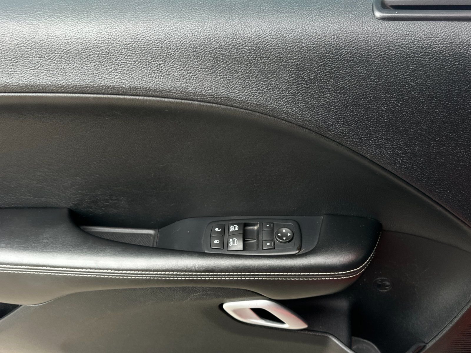 Used 2016 Go Mango Dodge SRT 392 image 10