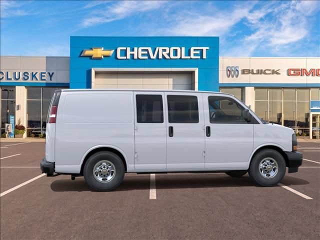 New 2026 Summit White Chevrolet WT image 5