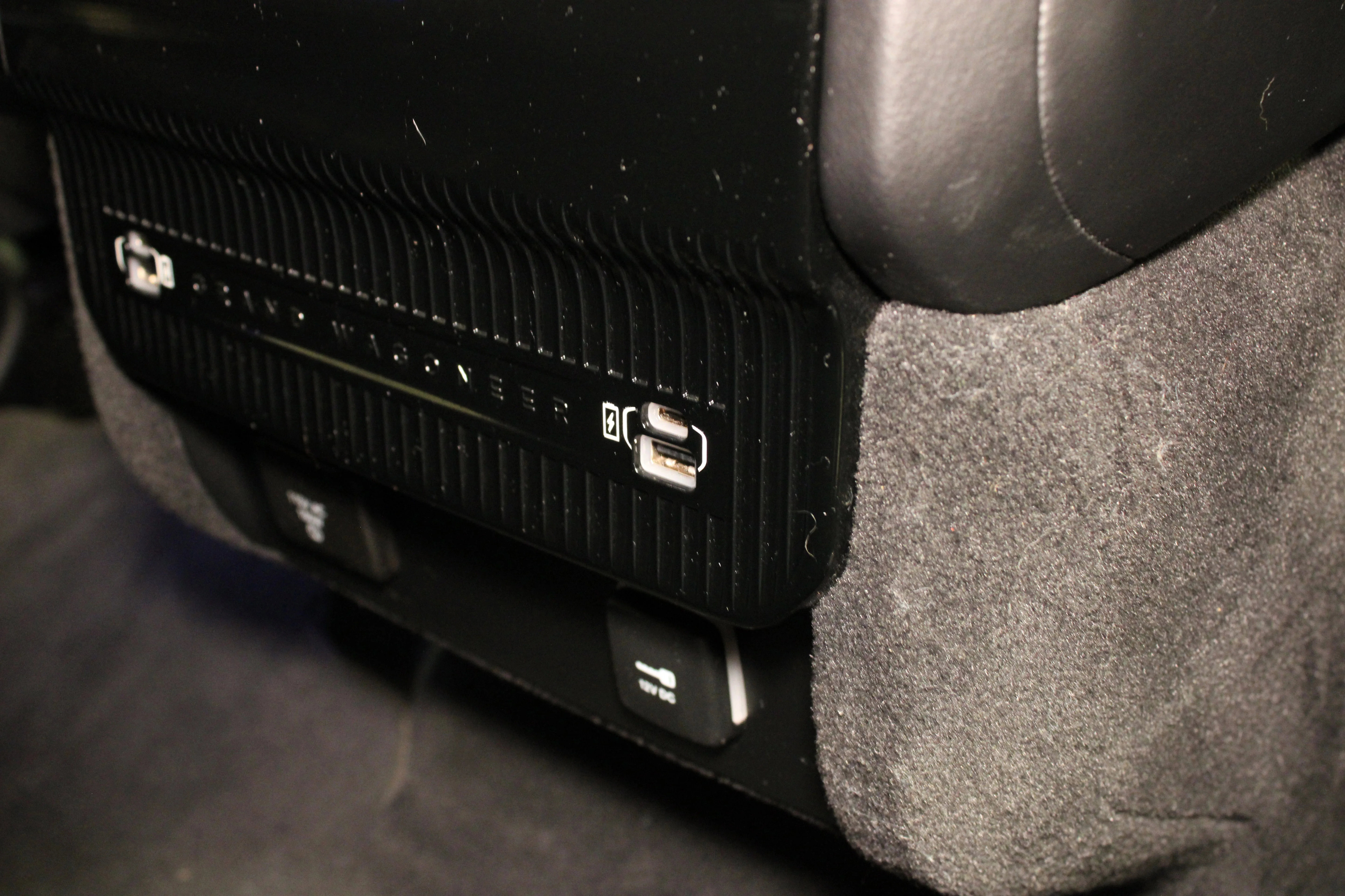 Used 2023 Diamond Black Crystal Pearlcoat Jeep Series II image 20