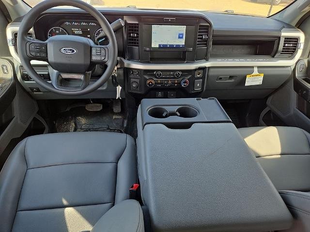 2025 Ford F-350 Super Duty Chassis Cab XL - Photo 40