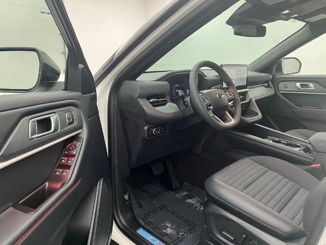 New 2026 Star White Metallic Tri-Coat Ford ST-Line image 18