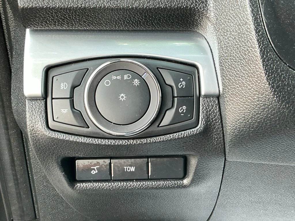 Used 2018 Gray Ford Sport image 20