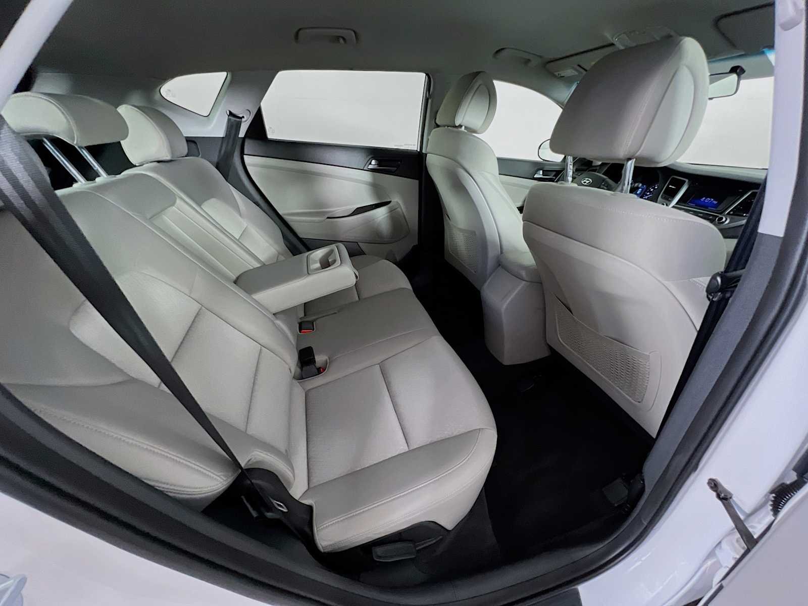 Used 2016 Dazzling White Hyundai SE image 25