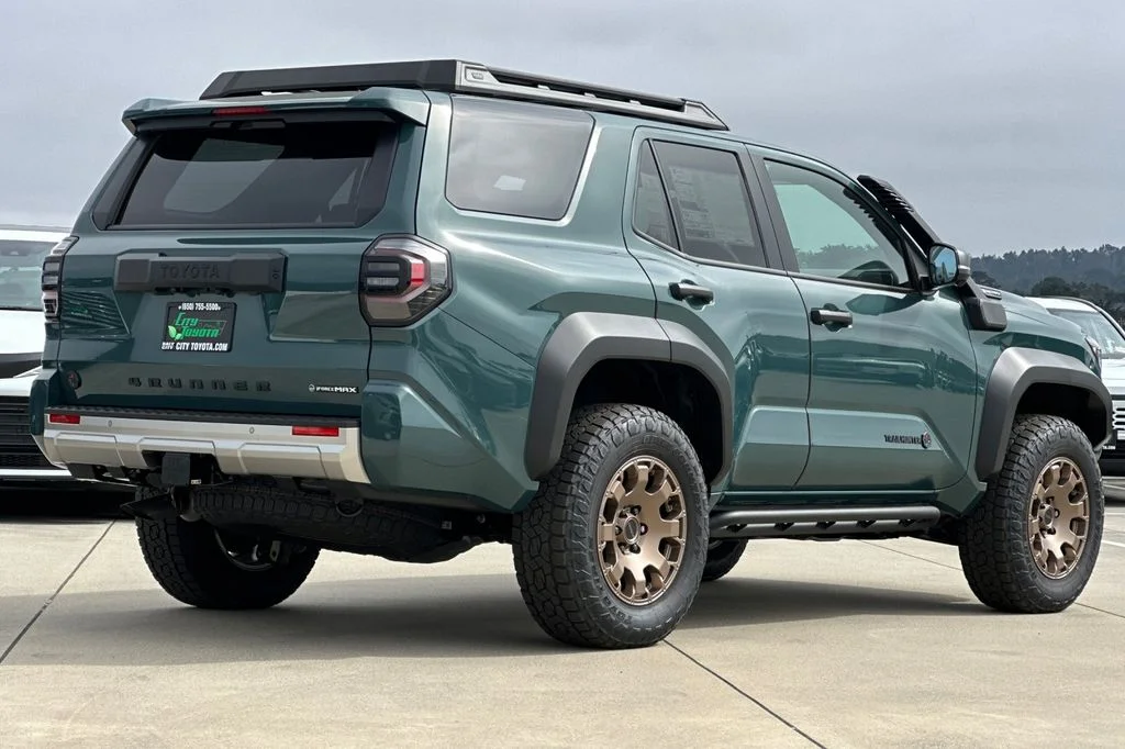 New 2026 Everest Toyota 4Runner Trailhunter image 4