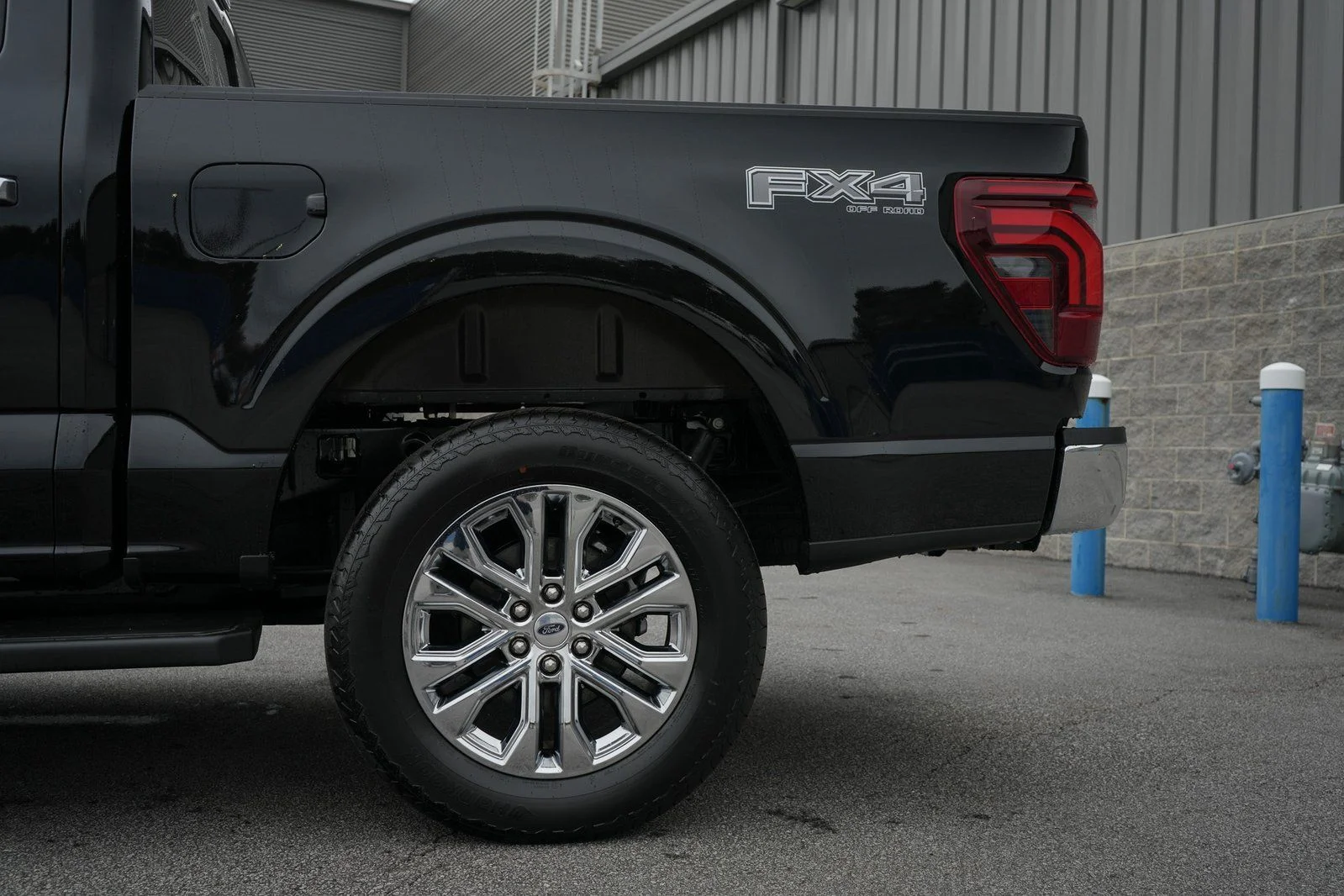 New 2026 Agate Black Metallic Ford Lariat® image 6