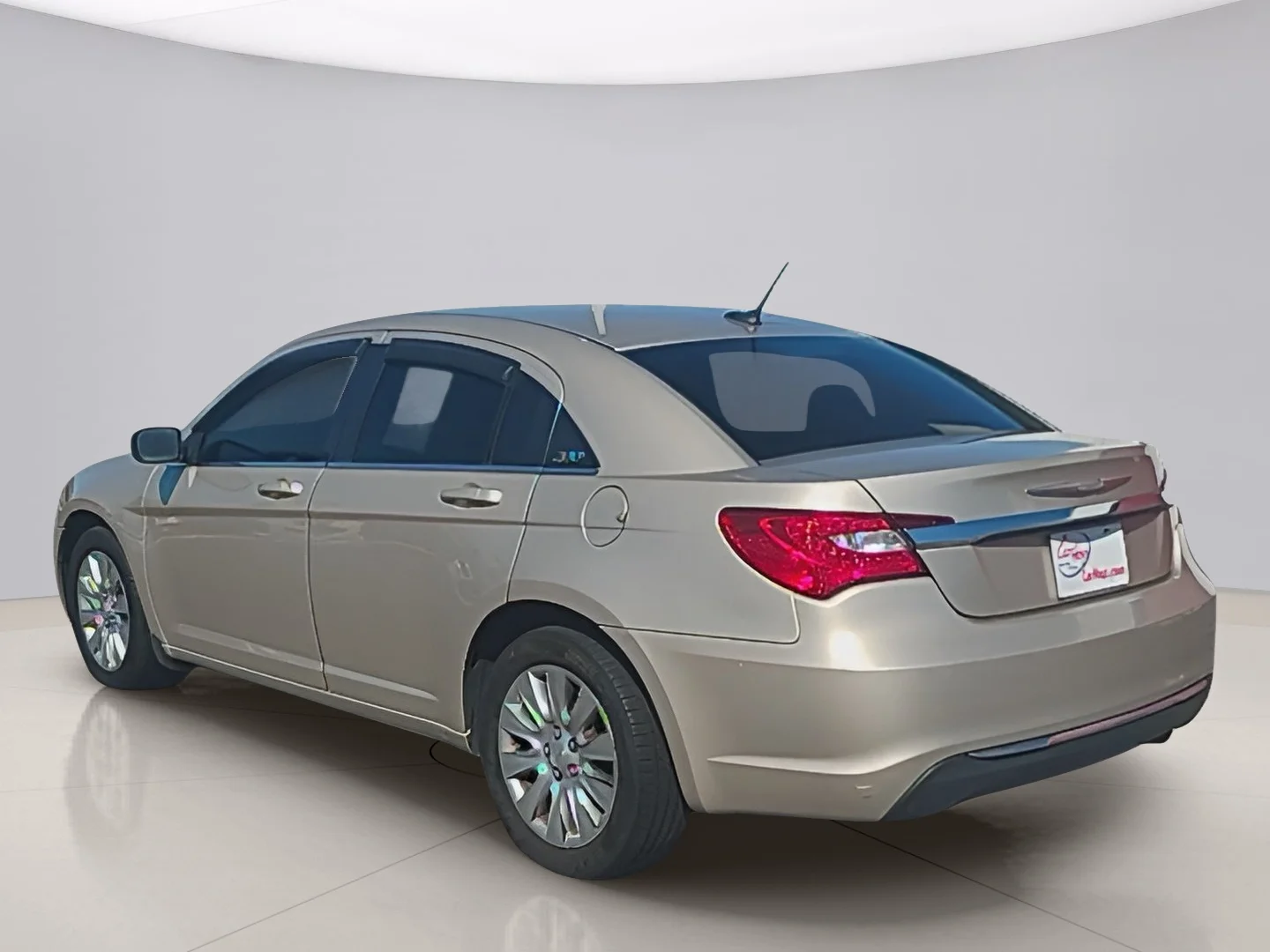 Used 2014 Gold Chrysler LX image 3