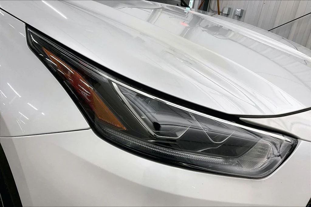 Used 2022 Beige Toyota Platinum image 34