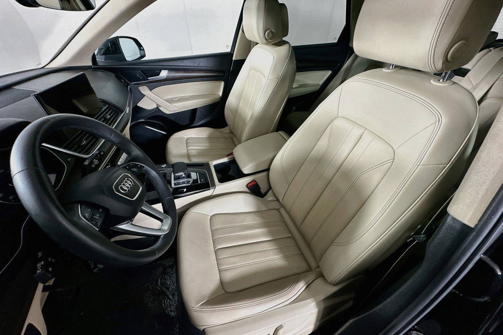 Used 2023 Mythos Black Metallic Audi Premium image 18