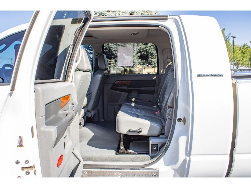 Used 2007 Bright White Clearcoat Dodge Laramie image 16
