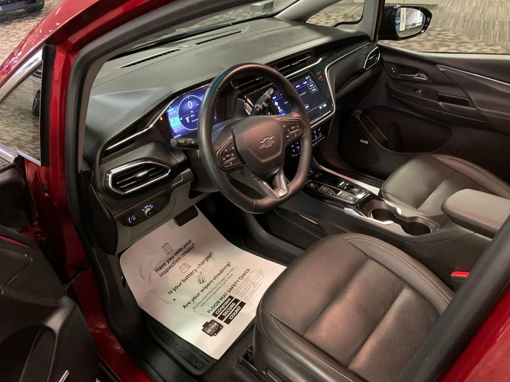 Used 2023 Red Chevrolet 2LT image 11
