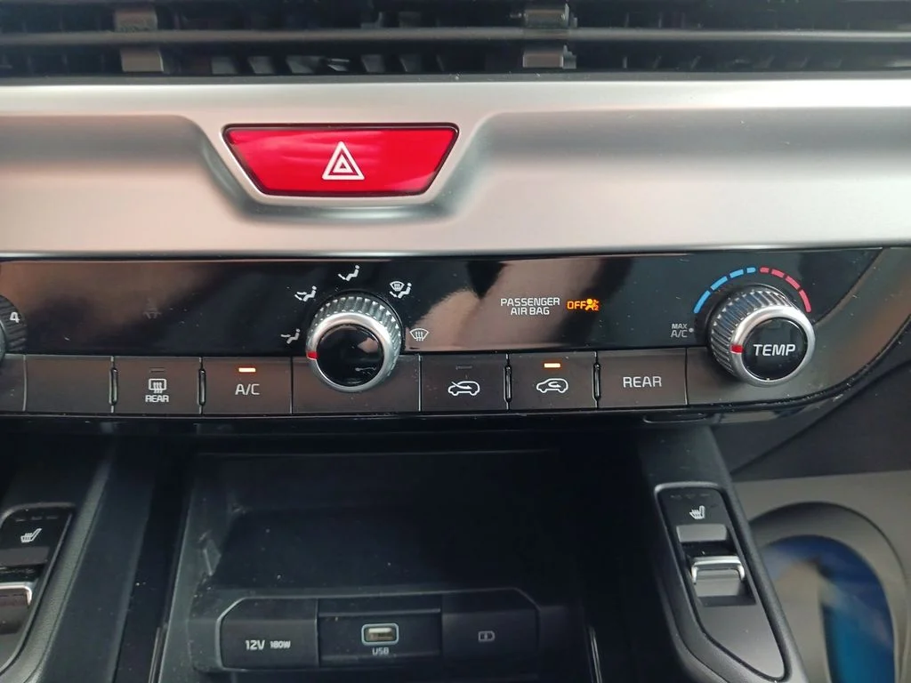Used 2021 Silver Kia S image 24