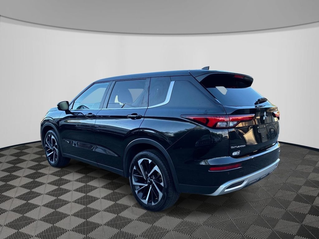 Used 2024  Mitsubishi SE Black Edition w/Pano Roof image 6