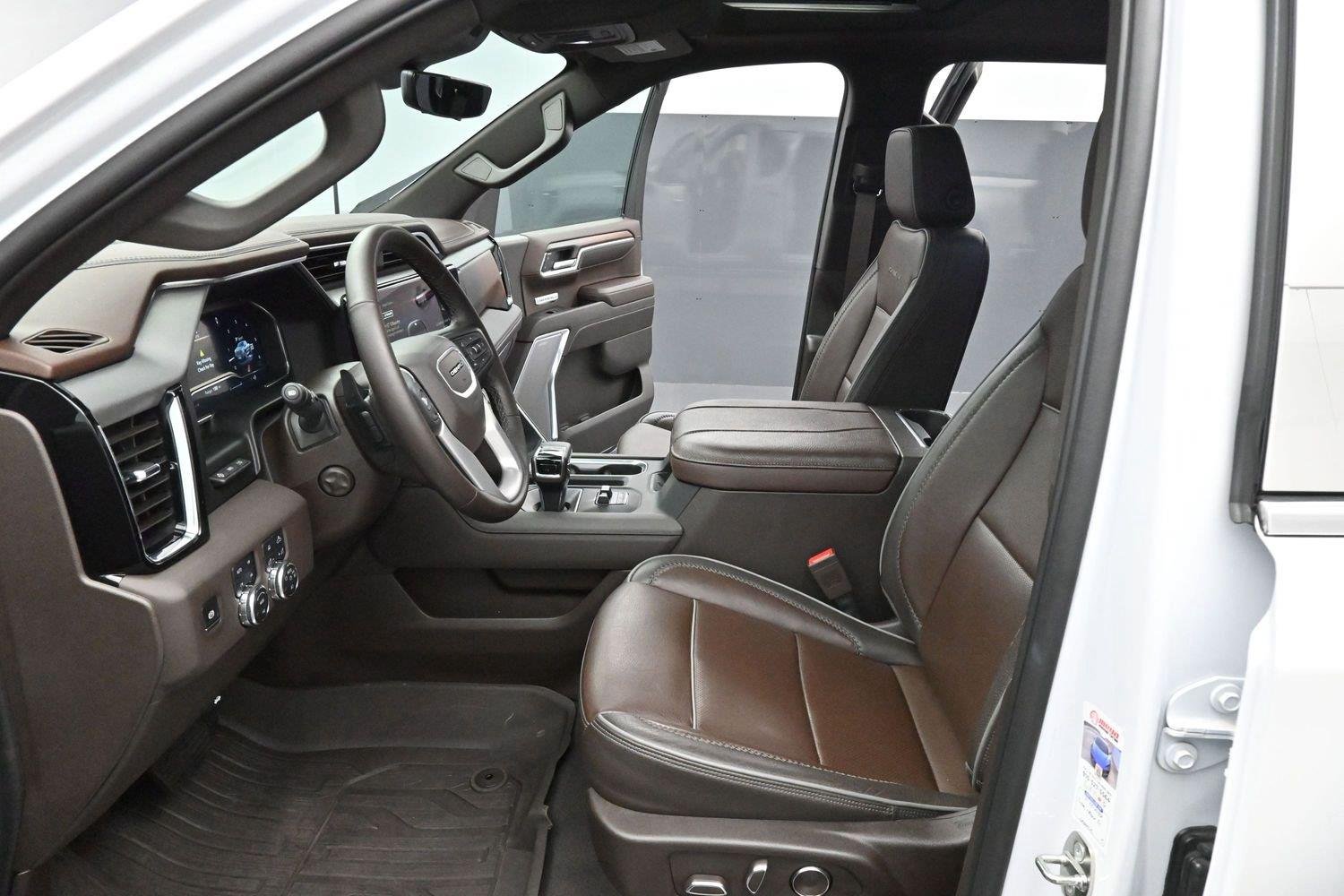Used 2024 White Frost Tricoat GMC Denali image 14