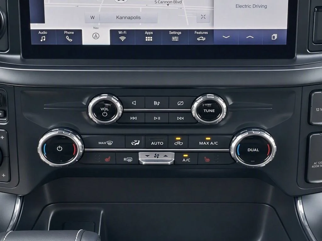 Used 2023 Gray Ford XLT image 10