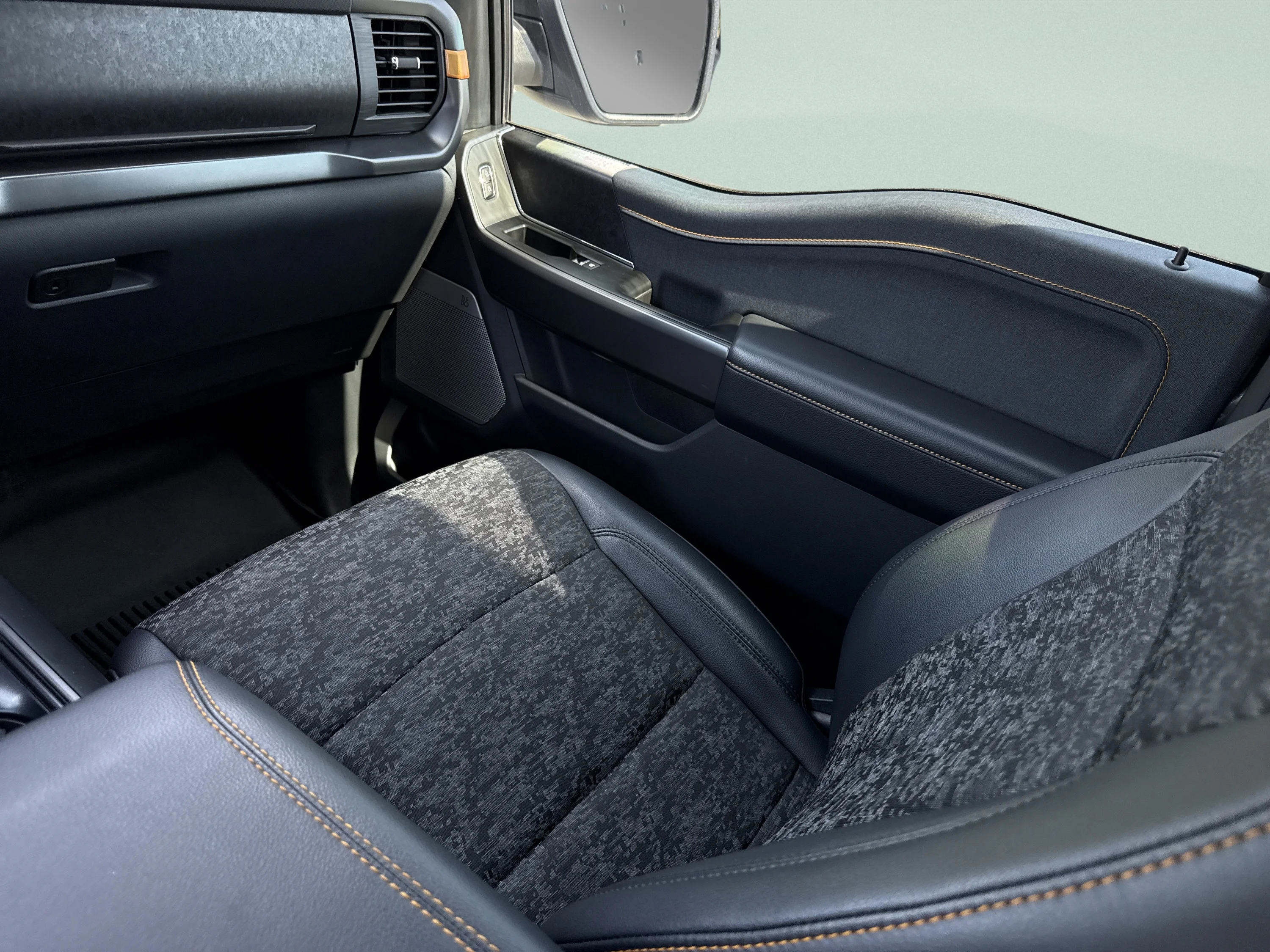 Used 2025 Carbonized Gray Metallic Ford Tremor image 21