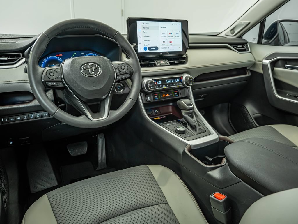 Used 2025 Pearl Toyota Limited image 32