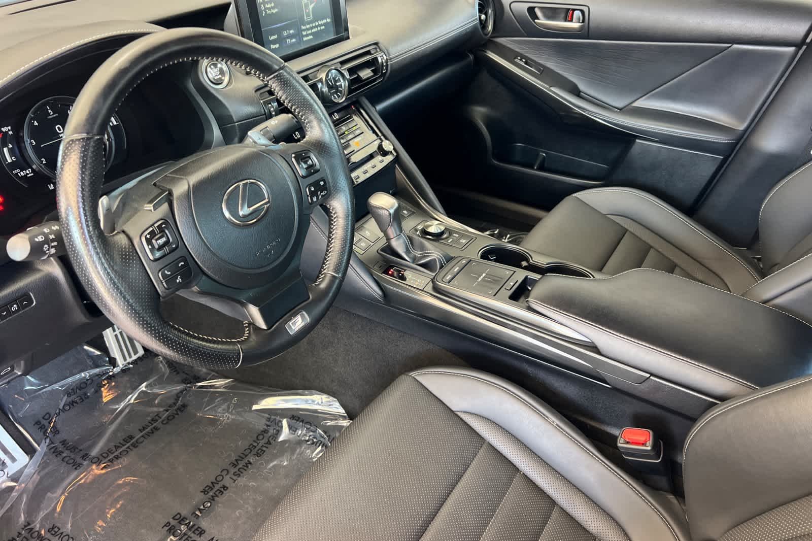 2024 Lexus IS 350 F SPORT - Photo 11