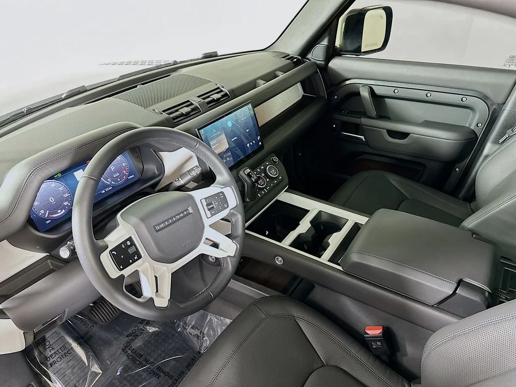 Certified Used 2025 Carpathian Gray Metallic Land Rover X-Dynamic SE image 9
