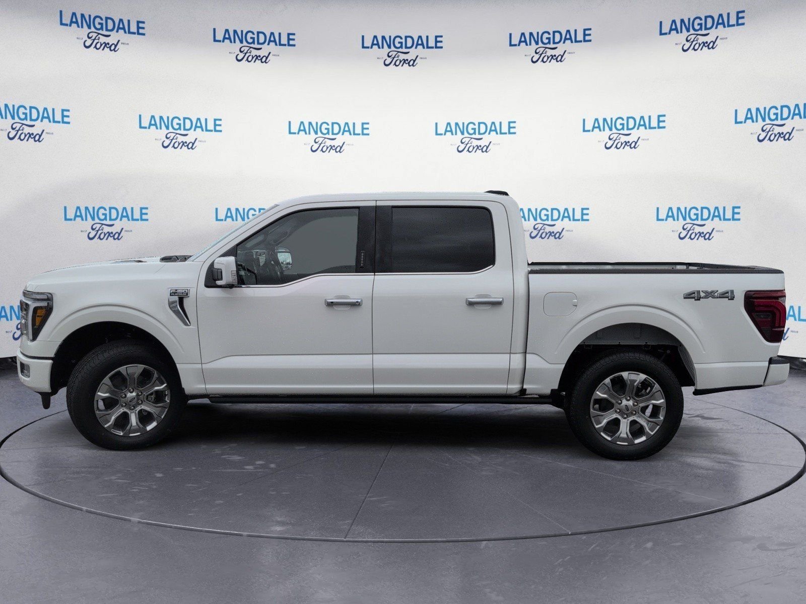 New 2026 Star White Metallic Tri-Coat Ford Platinum image 10