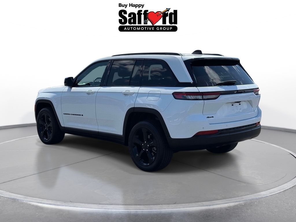 Used 2023 White/off-white Jeep Altitude X image 5