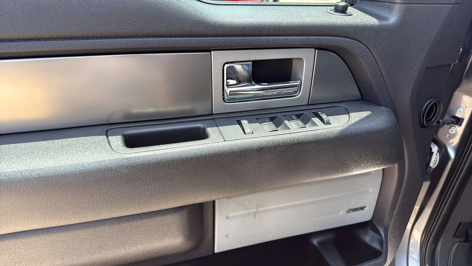Used 2013 Gray Ford FX2 image 6