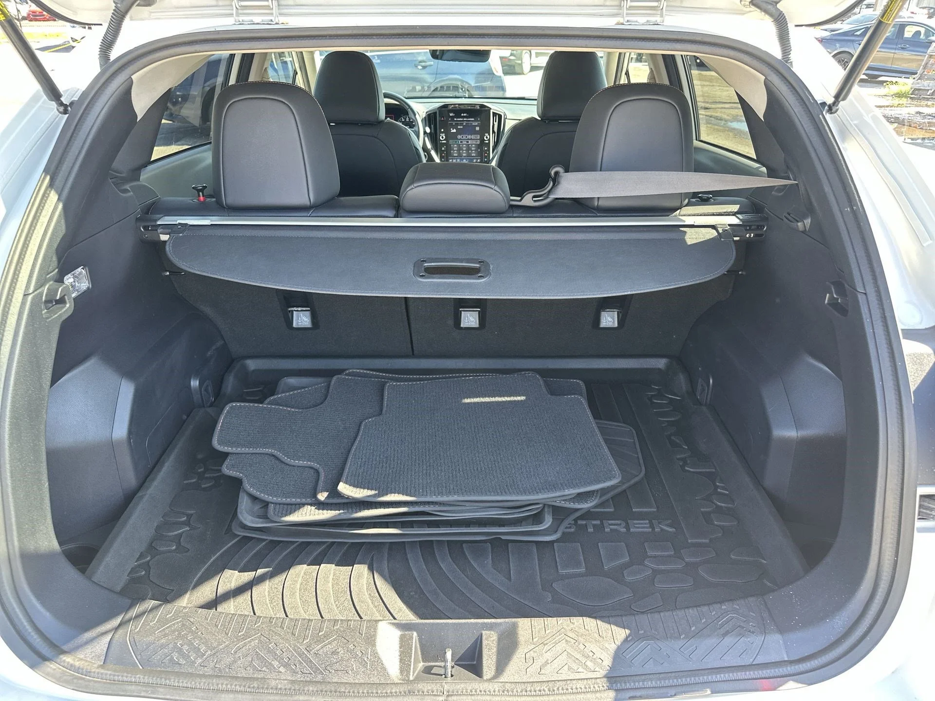 Used 2024 Crystal White Pearl Subaru Limited image 19