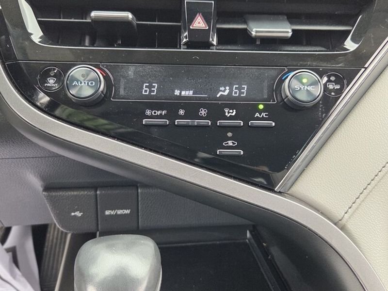 Used 2023 Ice Toyota SE image 19