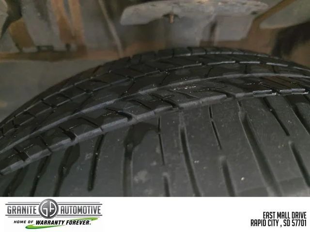Used 2025 Red Mitsubishi SE image 28