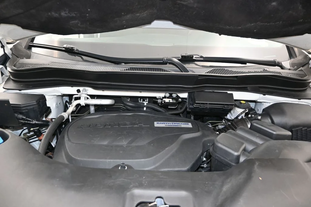 Used 2019 White Diamond Pearl Honda EX image 16