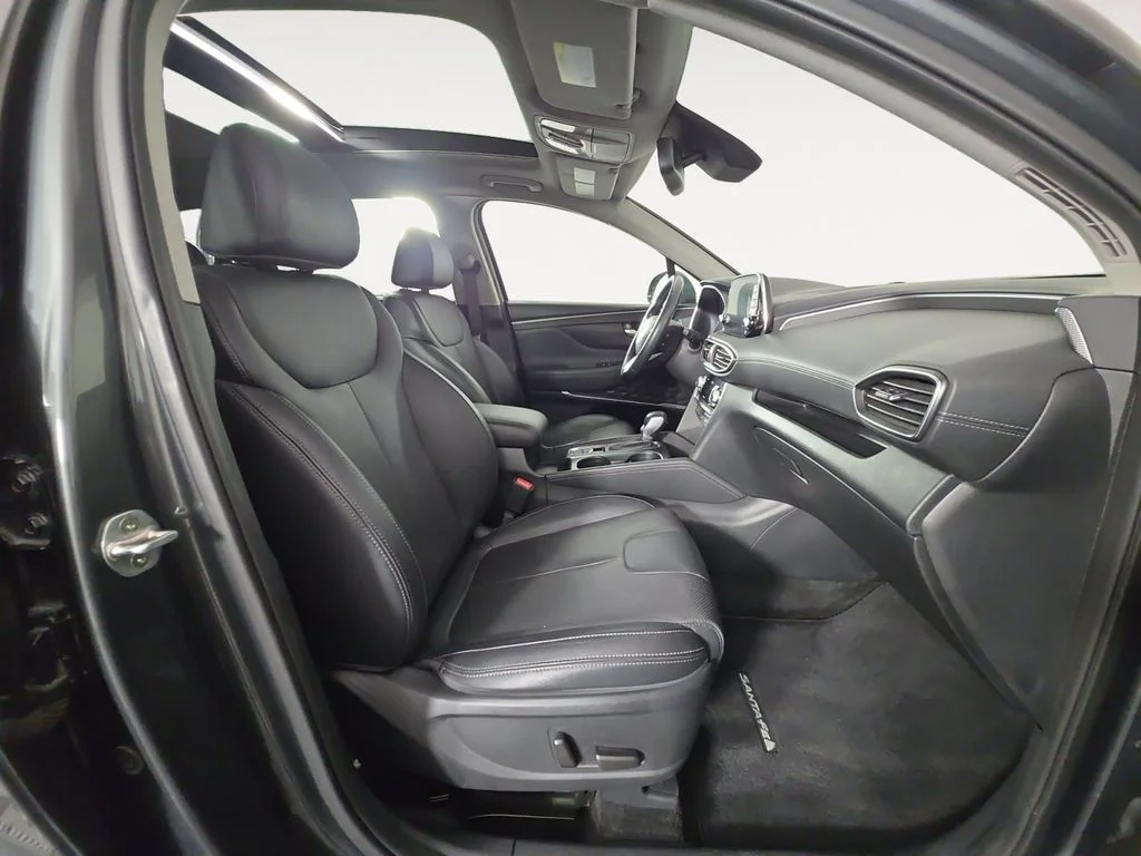 Used 2020 Green Hyundai Limited image 15
