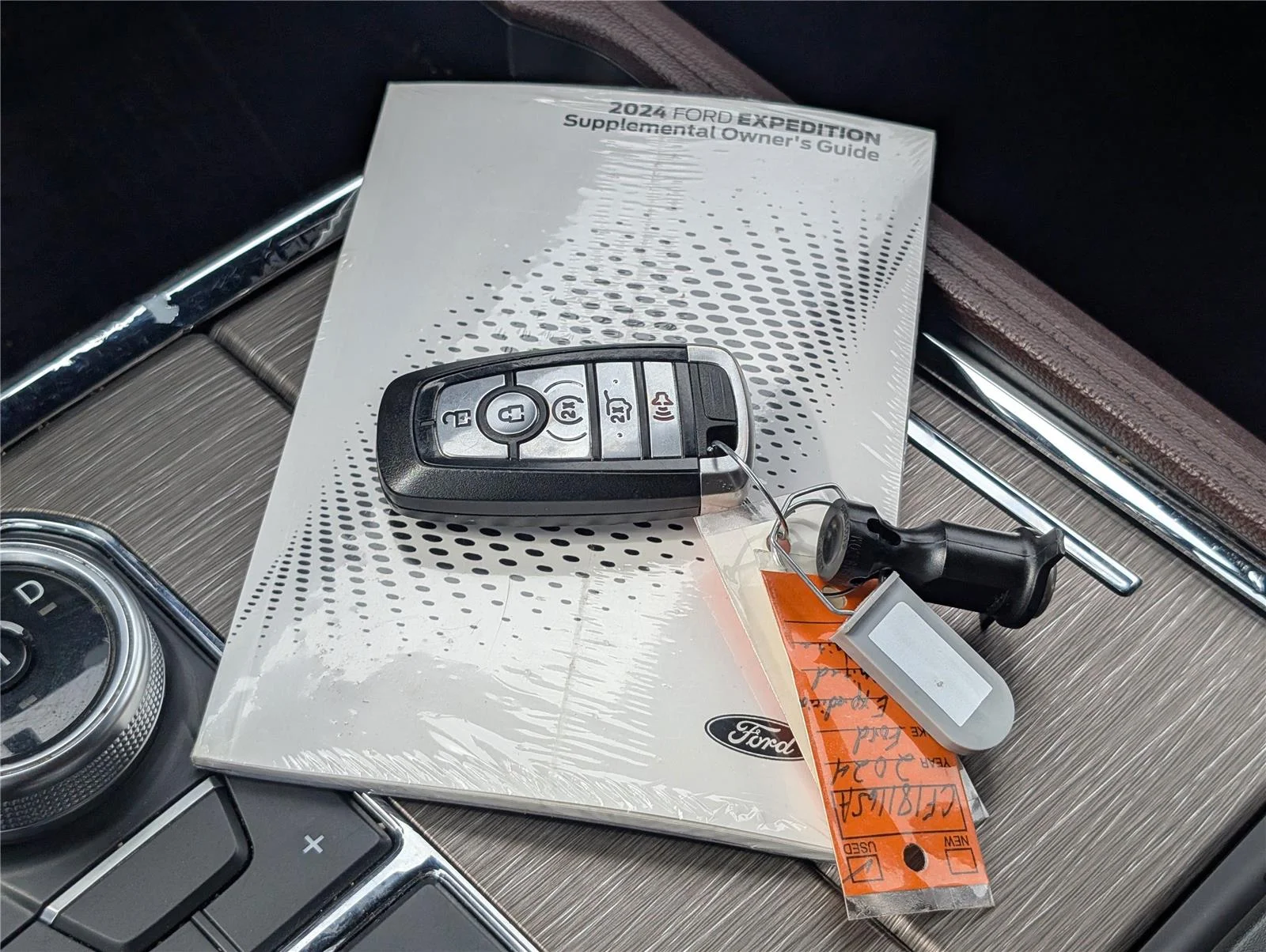 Used 2024 Oxford White Ford Limited image 19