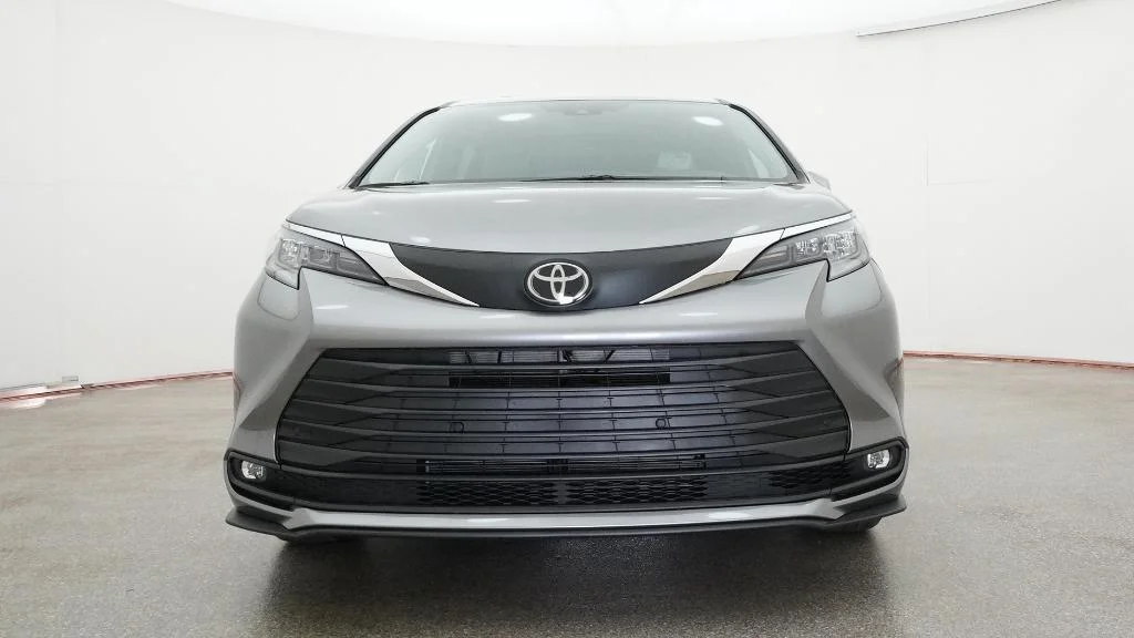 New 2026 Heavy Metal Toyota XLE image 2
