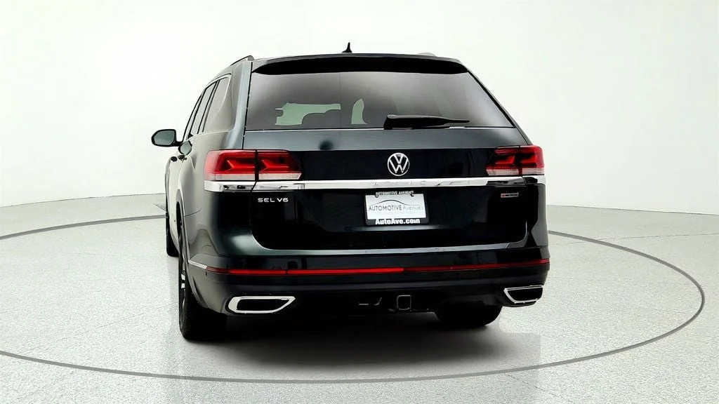 Used 2021 Racing Green Volkswagen 2021.5 SEL Premium w/ MIB3 Navigation & Panoramic Roof image 6
